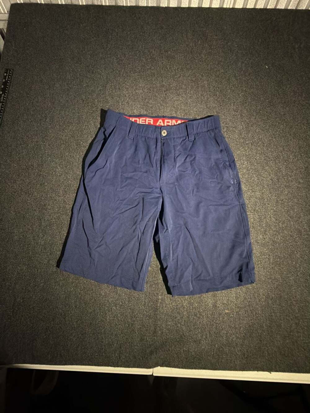 Under Armour HeatGear Navy Blue Loose Fit Performance Golf Chino Shorts Size 32